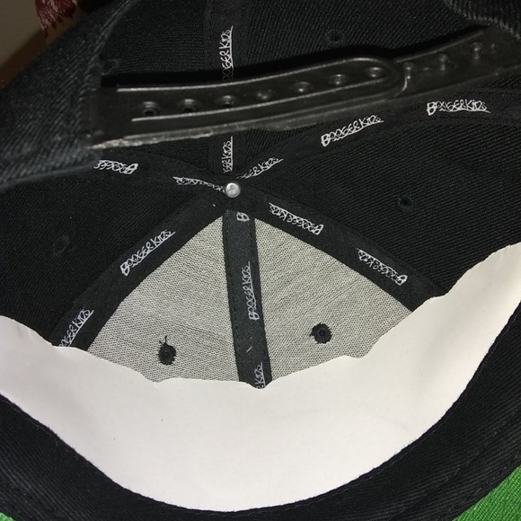 Snapback hat - Picture 3 of 3